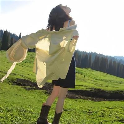 绿茵春色